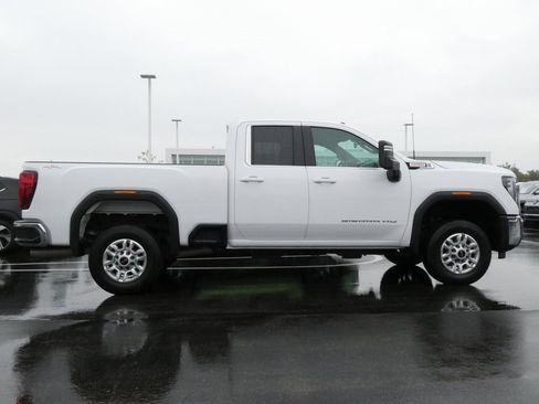Used 2024 GMC Sierra 2500 SLE w/ SLE Convenience Package image 2