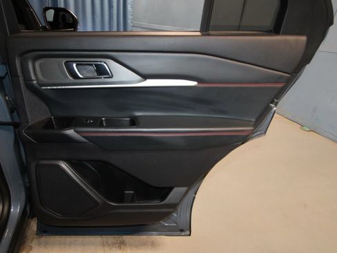 Used 2025 Ford Explorer ST-Line image 27