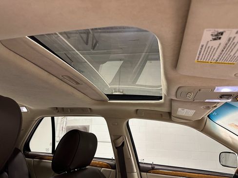 Used 2011 Cadillac DTS Platinum FWD image 14