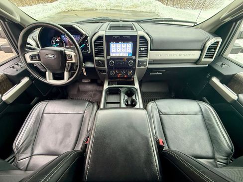 Used 2019 Ford F250 Lariat w/ Chrome Package image 27