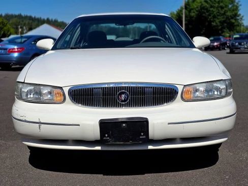 Used 2001 Buick Century Custom w/ Premium Pkg FWD image 2