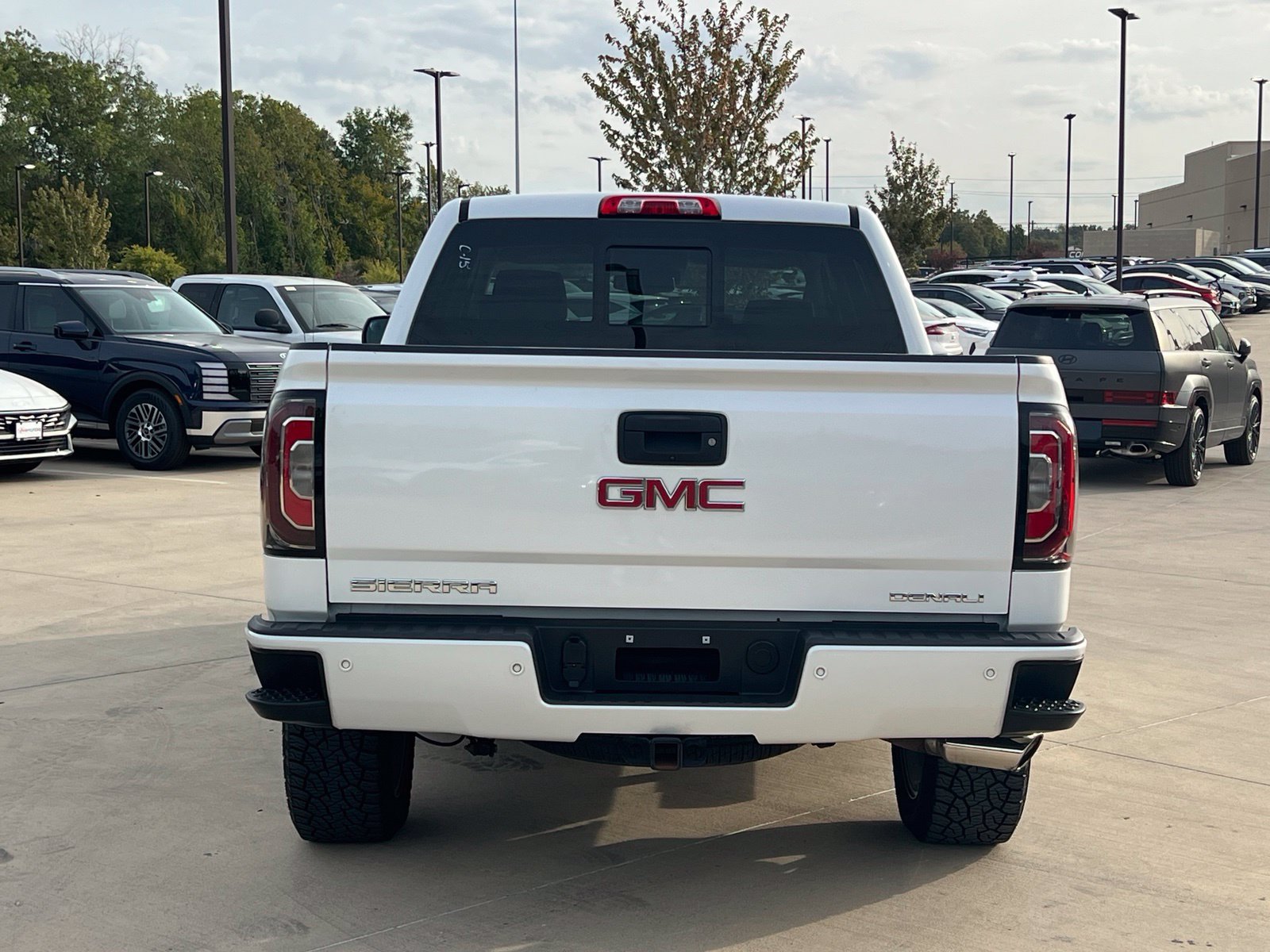 Used 2018 GMC Sierra 1500 Denali AWD/4WD image 11
