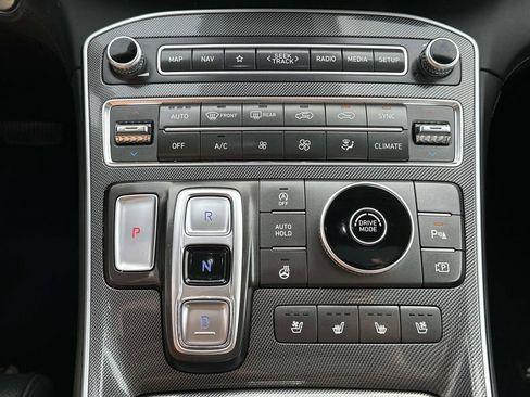 Used 2021 Hyundai Santa Fe Limited image 33