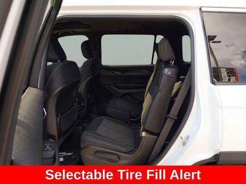New 2025 Jeep Grand Cherokee L Laredo w/ Luxury Tech Group I RWD image 17
