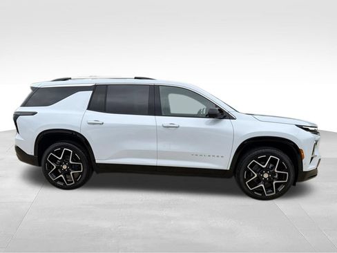 New 2026 Chevrolet Traverse High Country w/ LPO, Floor Liner Package AWD/4WD image 6
