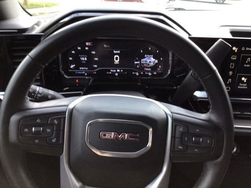 Used 2024 GMC Sierra 1500 SLT image 15