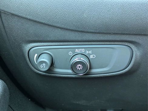 Used 2023 Chevrolet Equinox LT FWD image 22