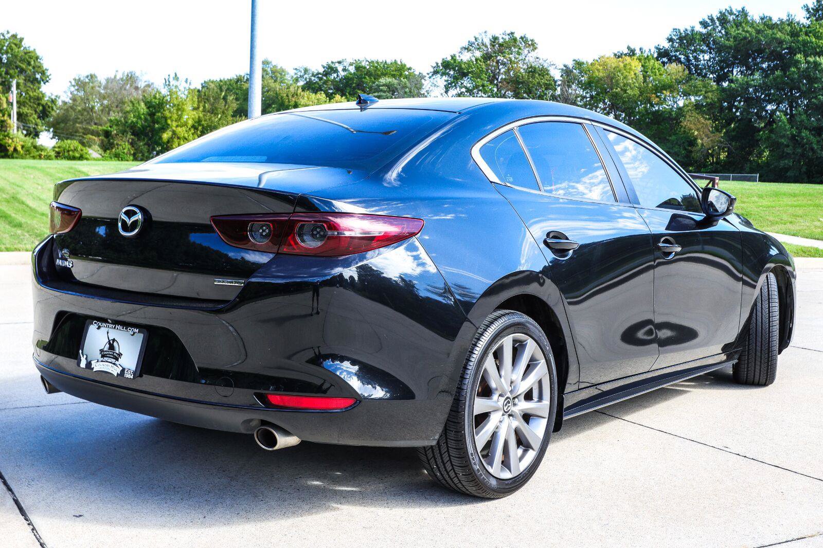 Used 2019 MAZDA MAZDA3 Sedan w/ Preferred Package FWD image 15