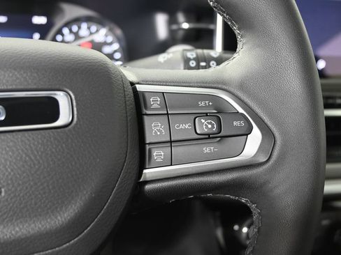 Used 2025 Jeep Compass Limited AWD/4WD image 35