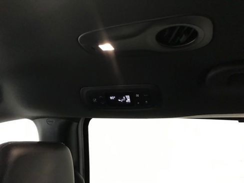 New 2025 Chrysler Pacifica Select image 19