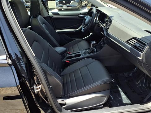 Certified 2024 Volkswagen Jetta SE w/ Panoramic Sunroof Package FWD image 27