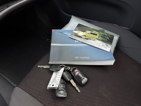 Used 2008 Kia Rio5 LX image 21