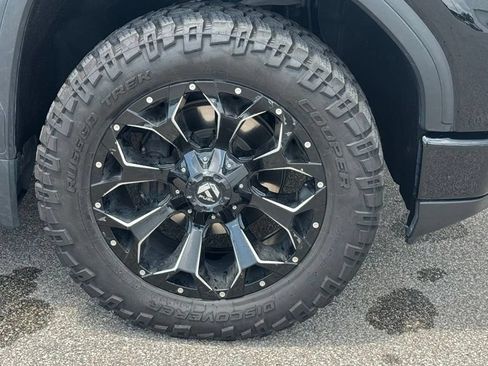 Used 2024 GMC Sierra 1500 Denali AWD/4WD image 6