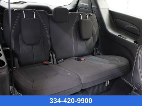 Used 2023 Chrysler Pacifica Touring image 18
