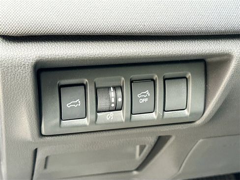 Used 2023 Subaru Outback Premium image 10