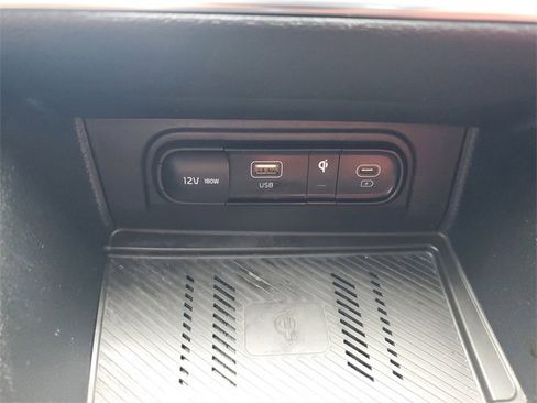 Used 2023 Kia Sportage SX image 32