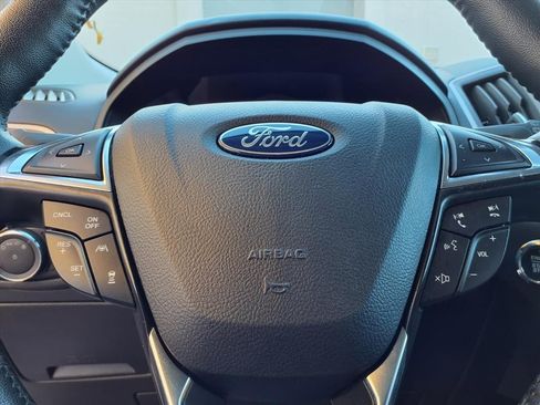 Used 2024 Ford Edge SEL image 16