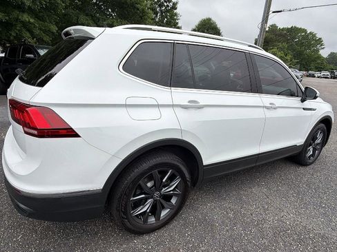Used 2022 Volkswagen Tiguan SE FWD image 9