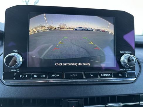 Used 2024 Mitsubishi Outlander ES image 25