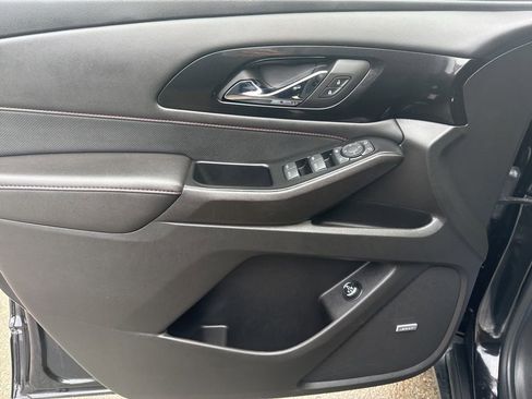 Used 2023 Chevrolet Traverse RS image 22
