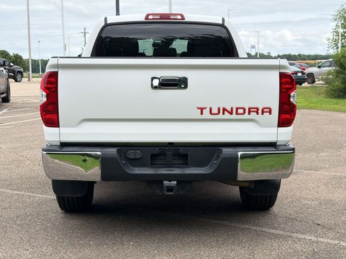 Used 2019 Toyota Tundra SR5 w/ SR5 Upgrade Package image 9