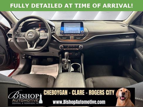 Used 2024 Nissan Altima 2.5 SV image 6