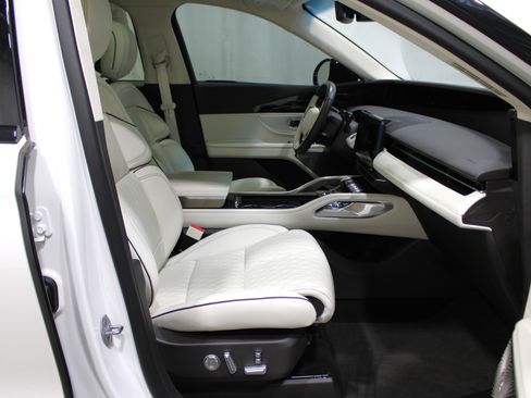 Certified 2024 Lincoln Nautilus Black Label w/ Jet Appearance Package (87T) image 28