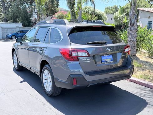 Used 2019 Subaru Outback 2.5i Premium AWD/4WD image 3