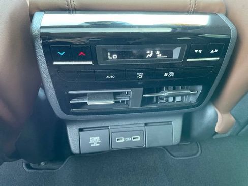 Used 2024 Acura MDX SH-AWD w/ Technology Package image 30