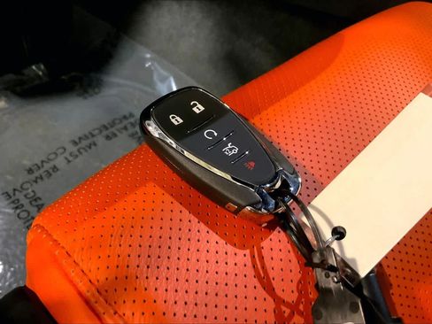 Used 2018 Chevrolet Camaro SS w/ Hot Wheels Edition image 12