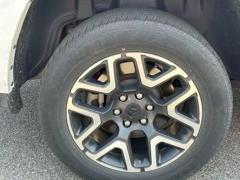 Used 2025 RAM 1500 Laramie AWD/4WD image 13