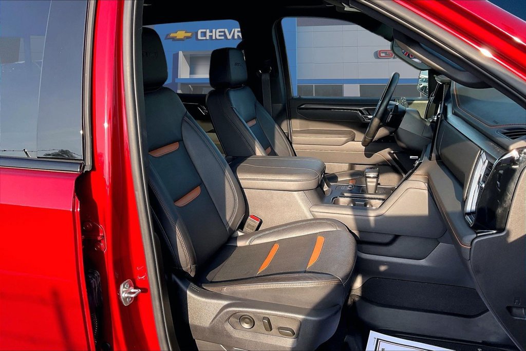 Used 2025 GMC Sierra 1500 AT4 w/ AT4 Premium Package AWD/4WD image 30