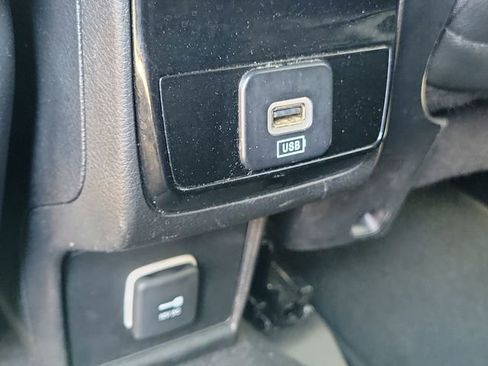 Used 2024 Jeep Compass Latitude AWD/4WD image 15
