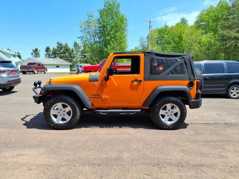 Used 2012 Jeep Wrangler Sport AWD/4WD image 3