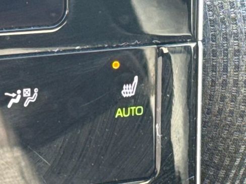 Used 2025 Subaru Solterra Premium image 15