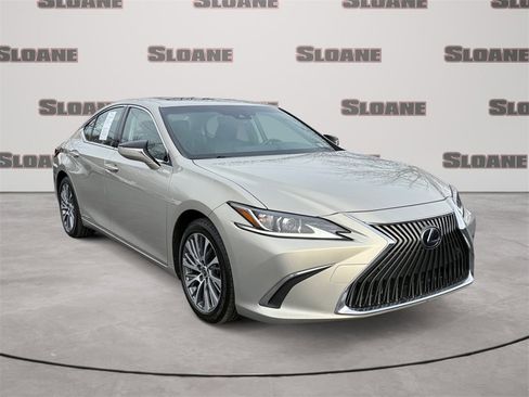 Used 2019 Lexus ES 300h w/ Luxury Package image 7