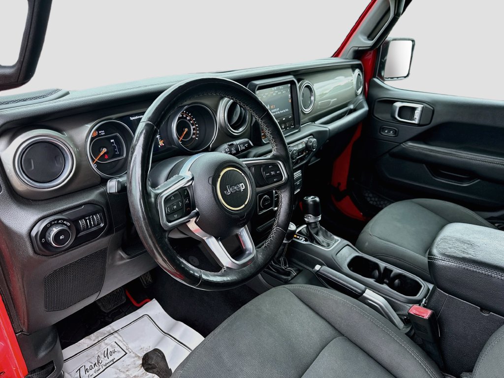 Used 2018 Jeep Wrangler Unlimited Sahara AWD/4WD image 9