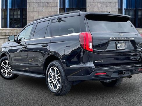Certified 2025 Ford Expedition Active AWD/4WD image 10