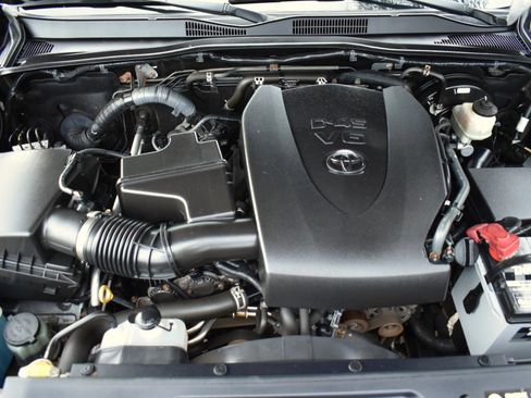 Used 2016 Toyota Tacoma SR5 image 43