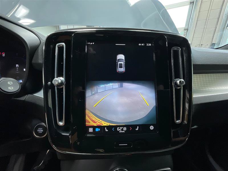 Used 2023 Volvo XC40 B5 Core AWD/4WD image 18