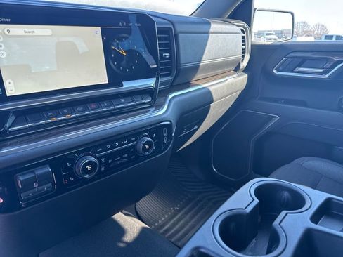 Used 2025 Chevrolet Silverado 1500 LT image 5