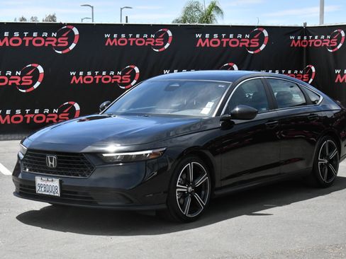 Used 2024 Honda Accord Sport image 3