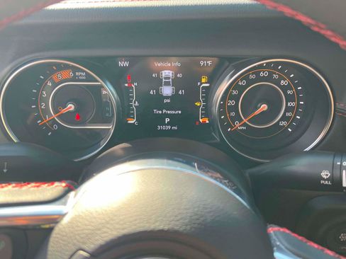 Used 2023 Jeep Gladiator Rubicon AWD/4WD image 19