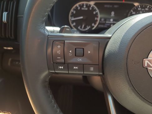 Certified 2024 Nissan Pathfinder SV FWD image 29