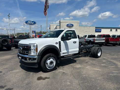 New 2026 Ford F550 4x4 Regular Cab Super Duty image 3