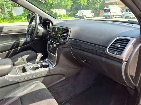 Used 2021 Jeep Grand Cherokee Laredo X AWD/4WD image 27