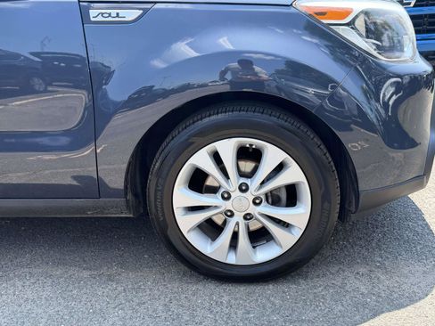 Used 2015 Kia Soul + FWD image 6