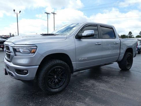 Used 2024 RAM 1500 Laramie AWD/4WD image 8