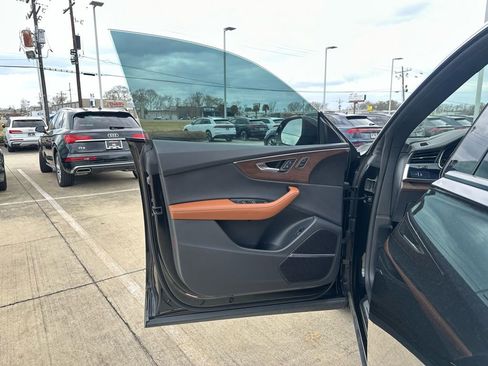 Used 2025 Audi Q8 Prestige image 7