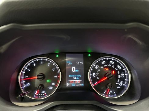 Used 2022 Toyota RAV4 XLE Premium FWD image 9